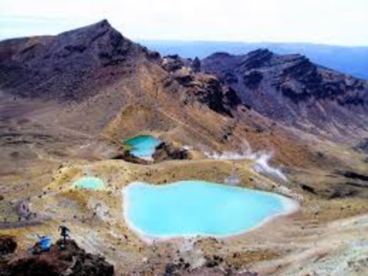 How to Hike the Tongariro Crossing: New Zealand’s Epic Volcano Trail
